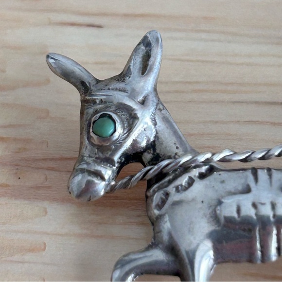 Vintage Mexican Silver 925 Donkey and Cart Pin with GenuineTurquoise Eye - Picture 6 of 10